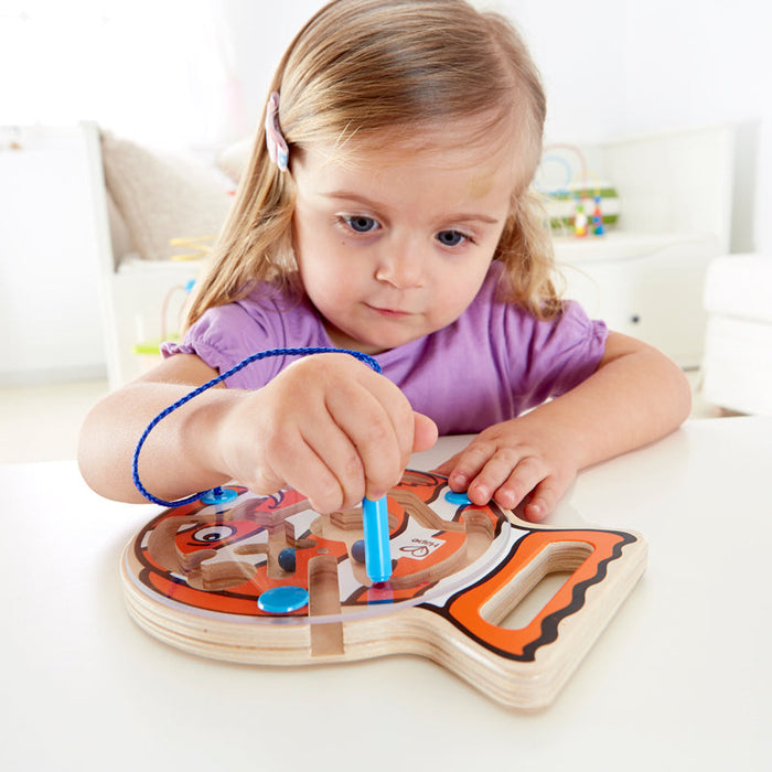 Hape | Go-Fish-Go Magnetic Maze