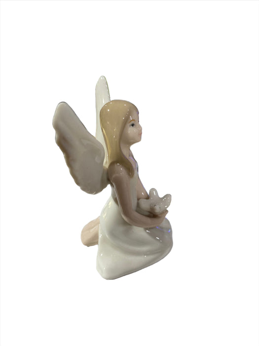 Kneeling Cream Elegant Angel with Dove
