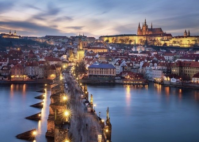 Ravensburger Puzzle | 1000pc | Prague at Night