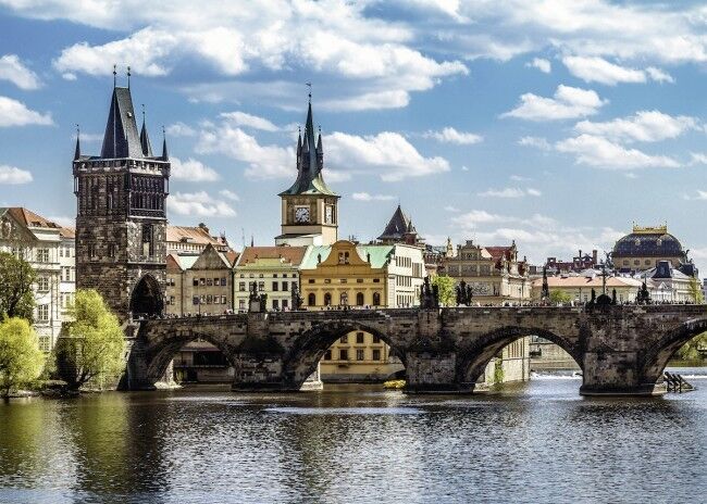 Ravensburger Puzzle | 1000pc | View of Charles Bridge, Prague