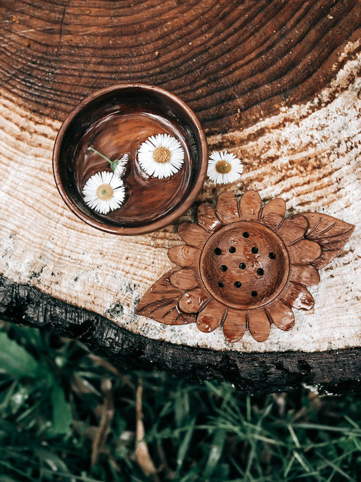 Wooden Daisy Strainer