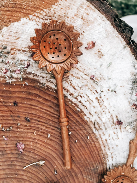 Wooden Sunflower Strainer / Mixer